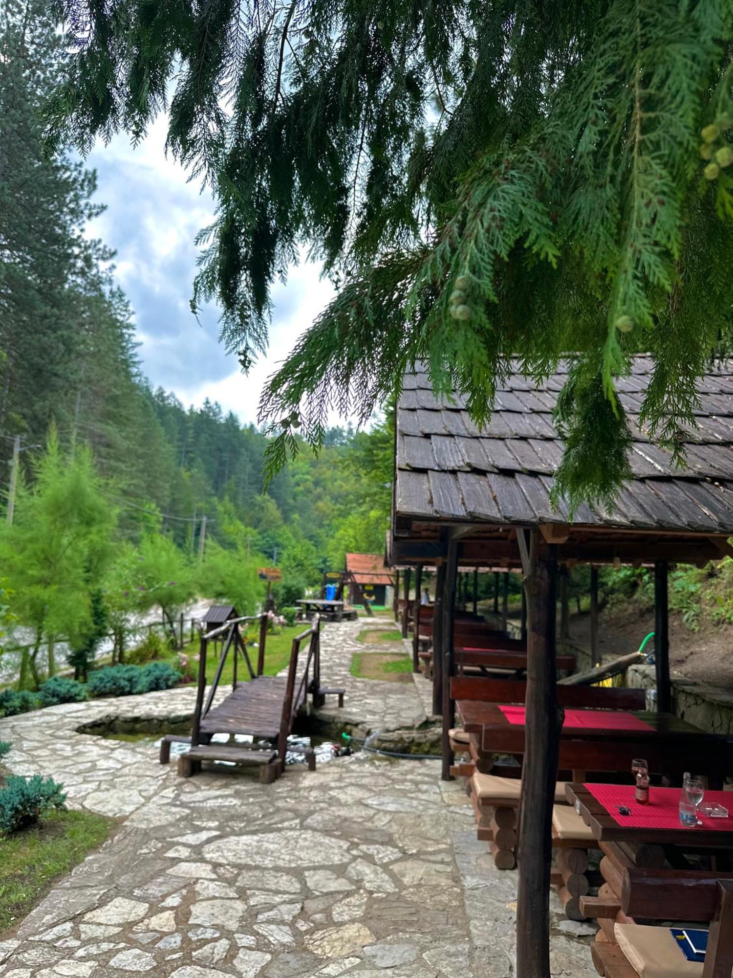 Motel Stovrela 察津 外观 照片