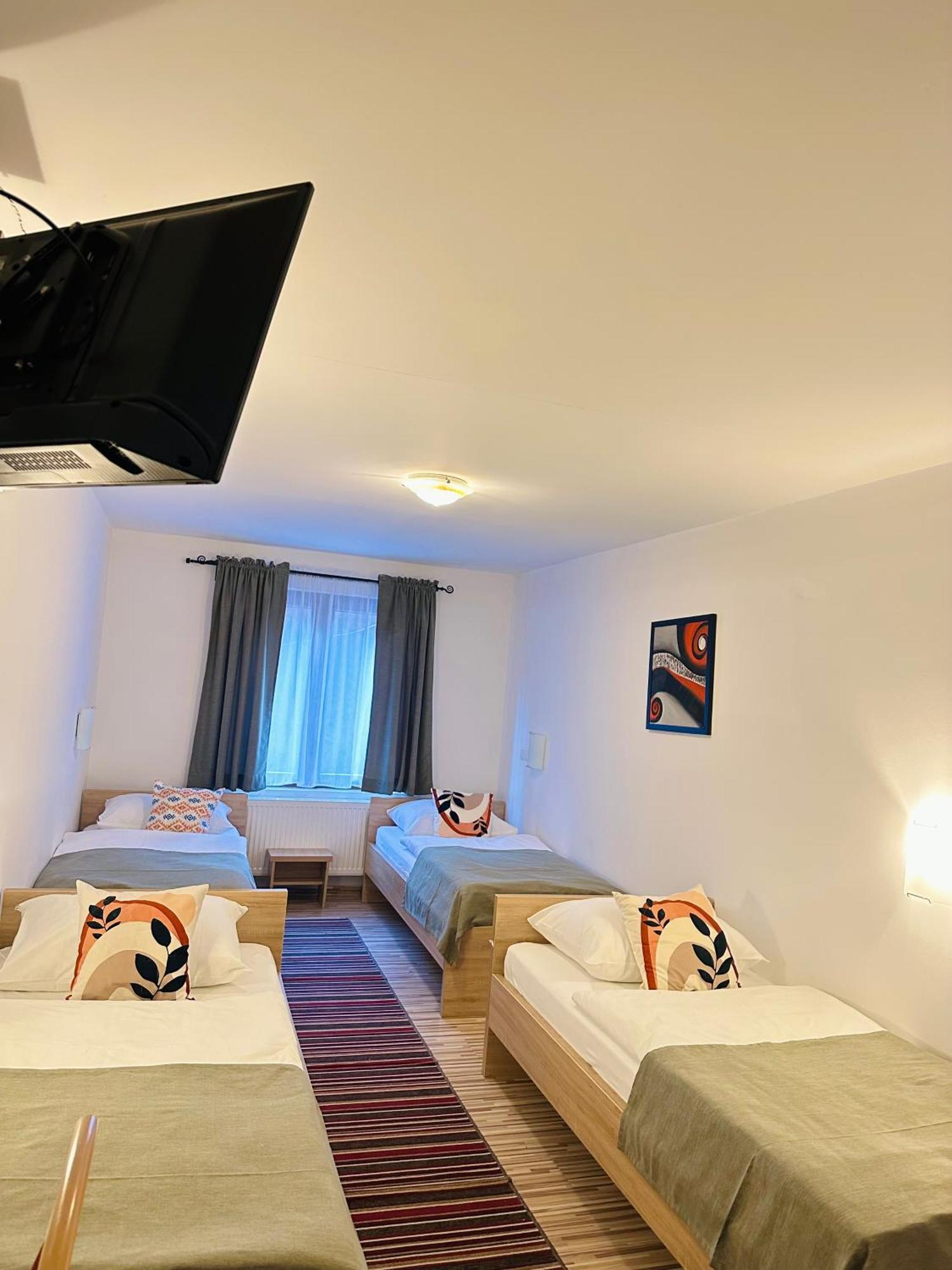 Motel Stovrela 察津 外观 照片