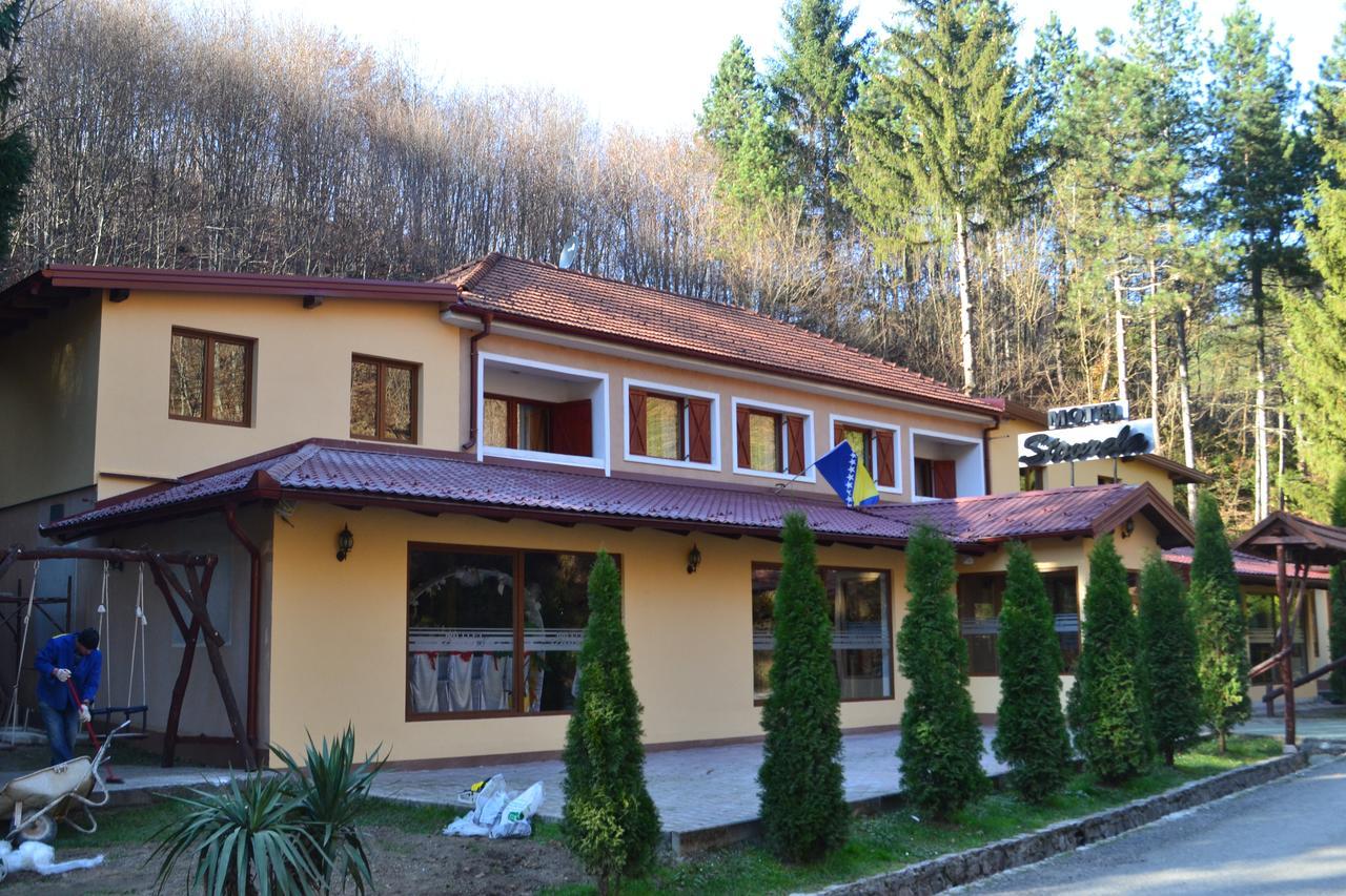 Motel Stovrela 察津 外观 照片
