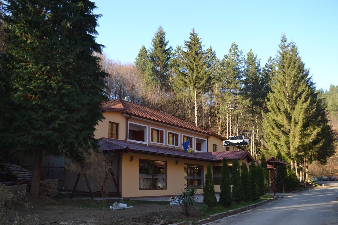 Motel Stovrela 察津 外观 照片
